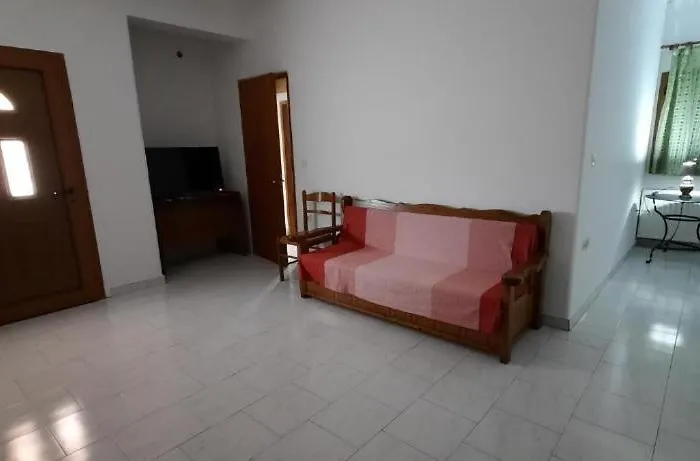 Areopoli Home דירה *